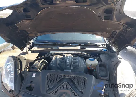 2016 Porsche Macan Turbo z USA, uszkodzony, nr VIN WP1AF2A58GLB90436